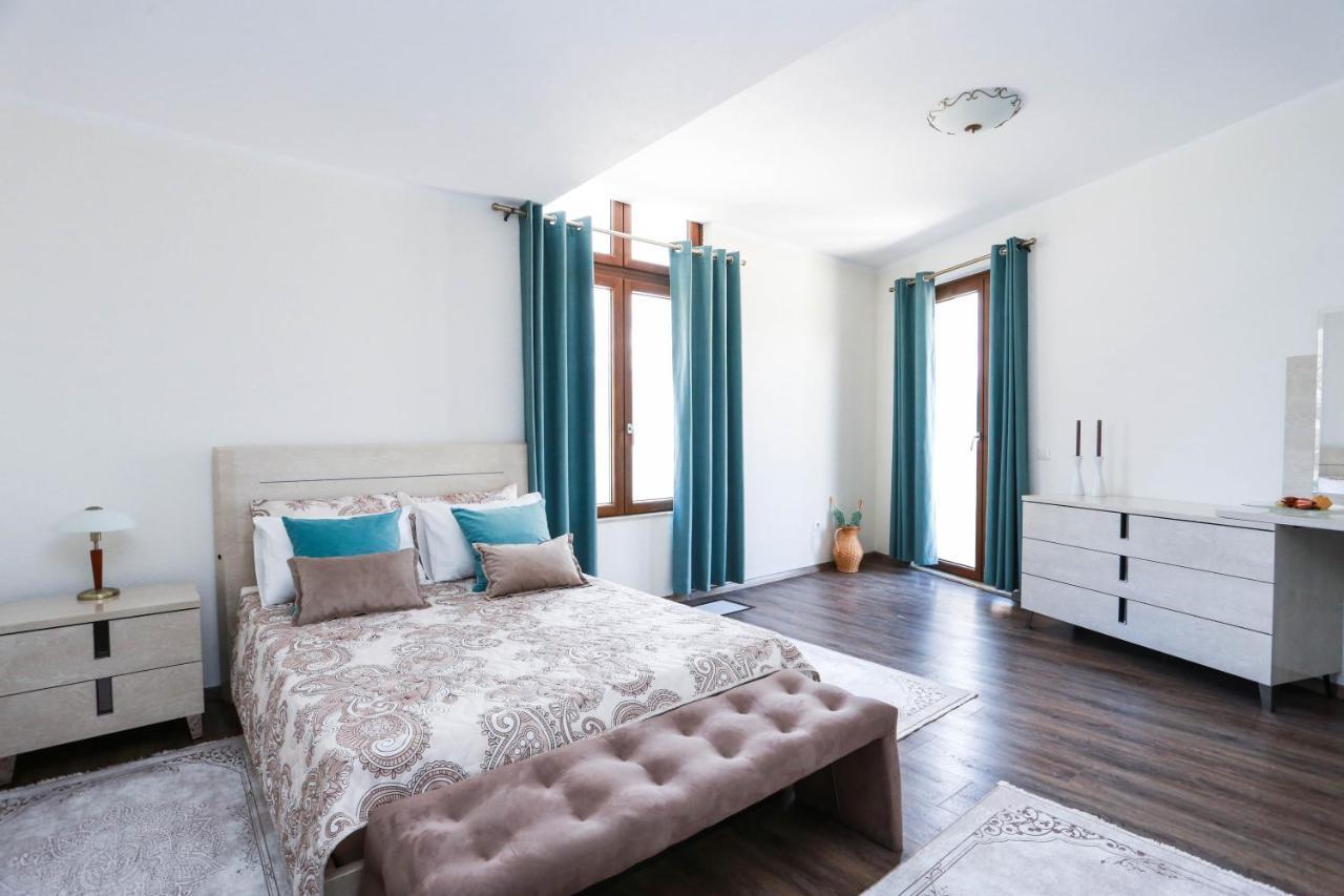 Villa Semiramis Tivat Kültér fotó